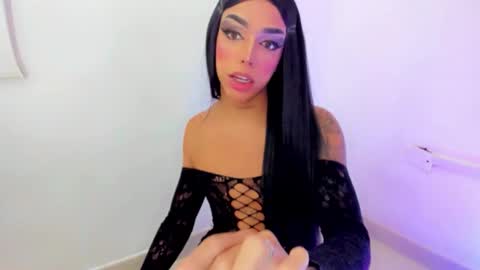 Mia3 online show from November 2025 12:23:01 AM