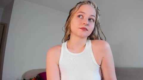 Mia here Appreciate your support online show from November 2025 01:25:02 PM