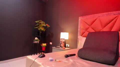 MIA  online show from October 2025 06:42:02 PM