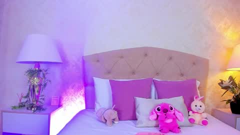 mia montess online show from March 2026 12:22:01 PM