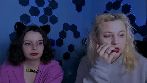 mia_mooon_ online show from April 2026 07:47:02 AM