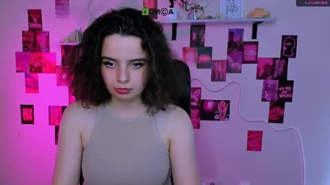 mia_mooon_ online show from May 2026 09:17:02 AM