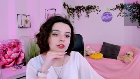 mia_mooon_ online show from June 2026 08:41:01 AM