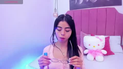 Snapshot of mia_naive chatting on June 2026 12:15:01 PM Mia online show from June 2026 12:15:01 PM
