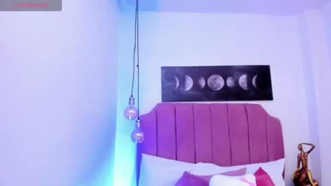 Snapshot of mia_naive chatting on June 2026 11:41:02 AM Mia online show from June 2026 11:41:02 AM