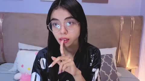 Snapshot of mia_naive chatting on July 2026 12:10:01 PM Mia online show from July 2026 12:10:01 PM