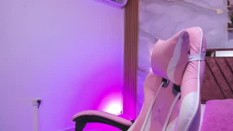 Snapshot of mia_naugthy4 chatting on February 2026 07:33:02 PM mia_naugthy4 online show from February 2026 07:33:02 PM