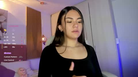Mia Nevaeh - follow me online show from June 2026 08:26:01 PM