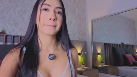 Snapshot of mia_oceann chatting on June 2026 02:10:02 PM MIa online show from June 2026 02:10:02 PM