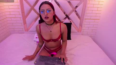 Snapshot of mia_petite18 chatting on July 2026 01:31:02 AM mia_petite18 online show from July 2026 01:31:02 AM