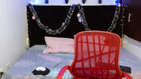 Mia  online show from December 2024 03:13:02 PM