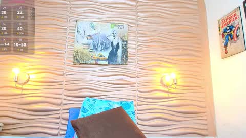 Snapshot of mia_pineda chatting on October 2025 11:49:01 PM Mariana online show from October 2025 11:49:01 PM