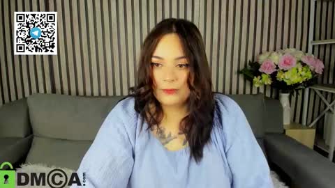 Mia online show from October 2025 01:06:01 AM