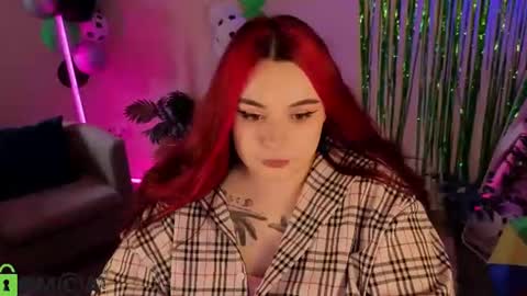 Snapshot of mia_r0ss chatting on June 2026 01:00:02 AM Mia online show from June 2026 01:00:02 AM