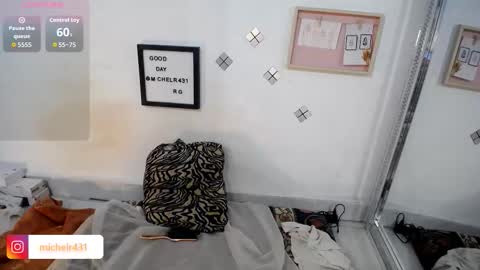 mia reys online show from October 2025 11:44:02 AM