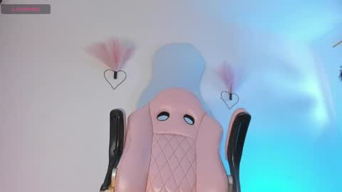 Snapshot of mia_royal chatting on May 2026 06:09:01 PM mia_royal online show from May 2026 06:09:01 PM