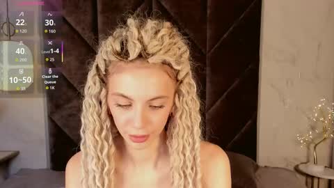 Mia online show from October 2025 08:51:01 AM