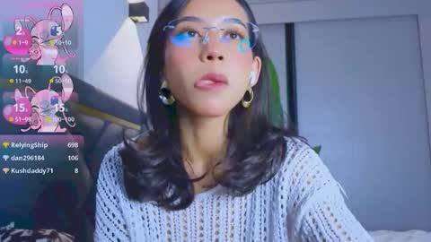 Mia online show from November 2025 02:24:02 PM