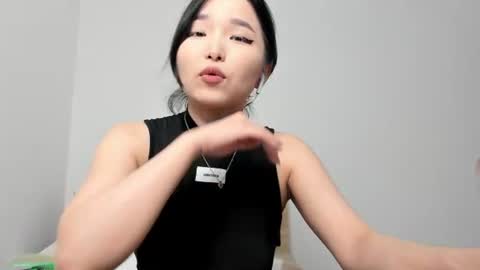 Snapshot of mia_soyun chatting on July 2026 05:48:02 PM Your Soyun online show from July 2026 05:48:02 PM