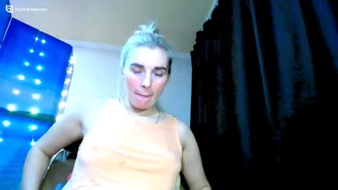 Mia. online show from December 2024 09:44:01 PM