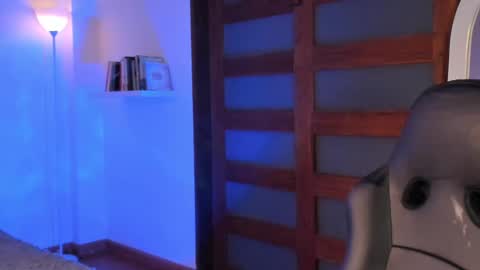 Mia online show from March 2025 05:16:01 AM