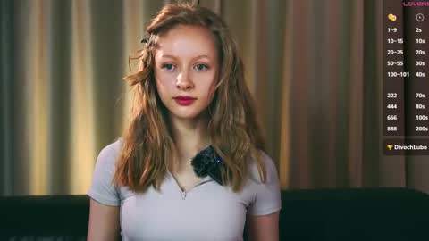 Mia online show from October 2025 10:27:01 AM