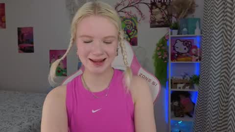 Snapshot of mia_waterlily chatting on May 2026 03:12:02 AM Mia online show from May 2026 03:12:02 AM