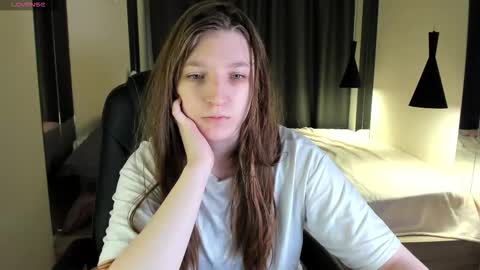 Mia online show from March 2026 08:44:02 AM