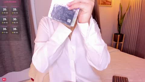Snapshot of mia_white11 chatting on December 2024 12:49:01 PM Mia White online show from December 2024 12:49:01 PM