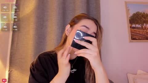 Snapshot of mia_white11 chatting on January 2025 12:24:01 PM Mia White online show from January 2025 12:24:01 PM