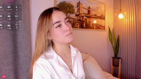 Snapshot of mia_white11 chatting on February 2025 12:47:01 PM Mia White online show from February 2025 12:47:01 PM