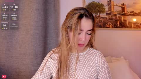 Snapshot of mia_white11 chatting on February 2025 12:39:01 PM Mia White online show from February 2025 12:39:01 PM