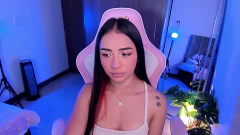 mia  nicolle online show from February 2026 03:10:01 AM