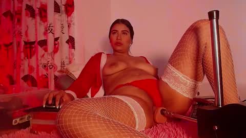 Mia online show from December 2024 02:22:01 PM