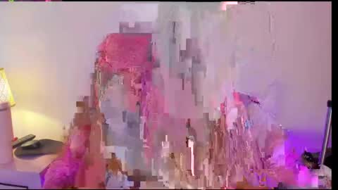 Mia online show from November 2025 06:52:02 PM