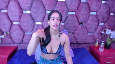 miaa_davis_ online show from December 2025 03:02:02 AM