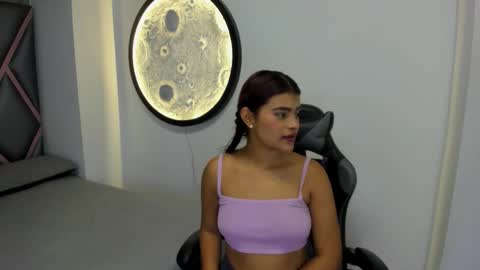Mia online show from September 2025 11:59:01 AM