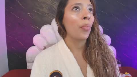 Mia online show from April 2026 12:08:02 PM