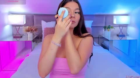 Snapshot of miaamuse chatting on November 2025 01:34:01 PM Mia online show from November 2025 01:34:01 PM