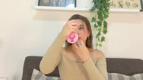 Snapshot of miaanderson__ chatting on April 2026 12:11:02 PM miaanderson__ online show from April 2026 12:11:02 PM