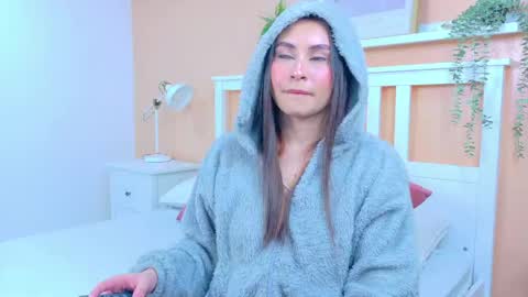 Snapshot of miaanderson__ chatting on April 2026 12:37:01 PM miaanderson__ online show from April 2026 12:37:01 PM