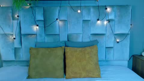 Snapshot of miaanderson__ chatting on May 2026 12:23:02 PM miaanderson__ online show from May 2026 12:23:02 PM
