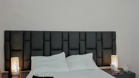 mia red hair molly short hair online show from January 2025 12:05:01 PM