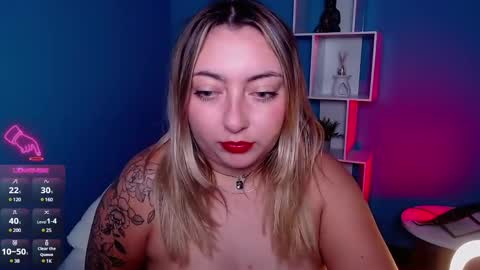 Snapshot of miaawild chatting on December 2024 01:14:01 AM Andrea online show from December 2024 01:14:01 AM