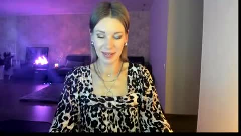 Mia online show from July 2026 11:17:02 AM