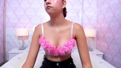 Mia online show from June 2026 12:08:01 AM