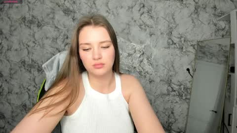 Mia online show from April 2026 06:38:01 PM