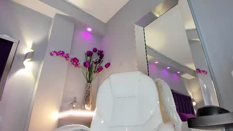 Mia Camille online show from June 2026 06:31:01 PM