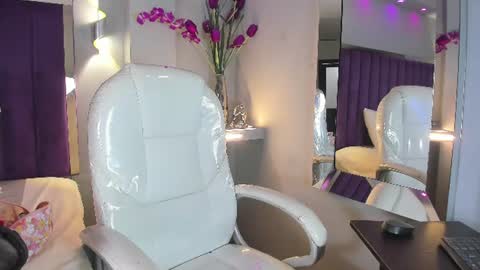 Mia Camille online show from July 2026 06:47:01 PM