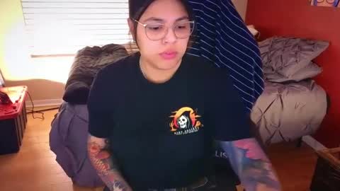 Mia online show from January 2025 01:28:02 AM